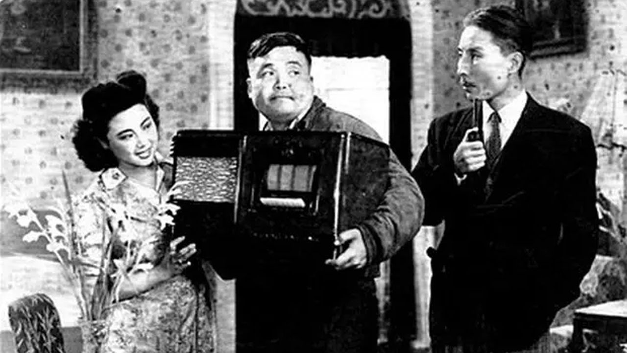 Songbird Flies Over the World backdrop