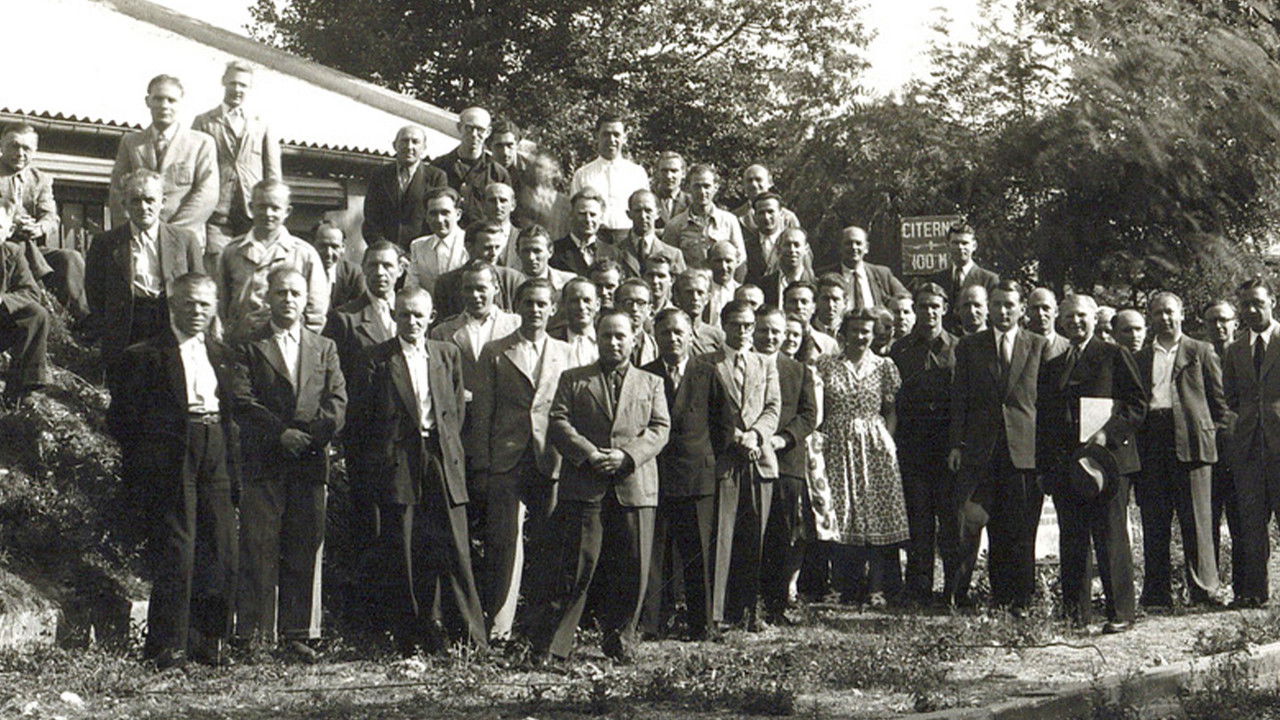 Mains basses sur les savants d'Hitler, le plan secret français backdrop