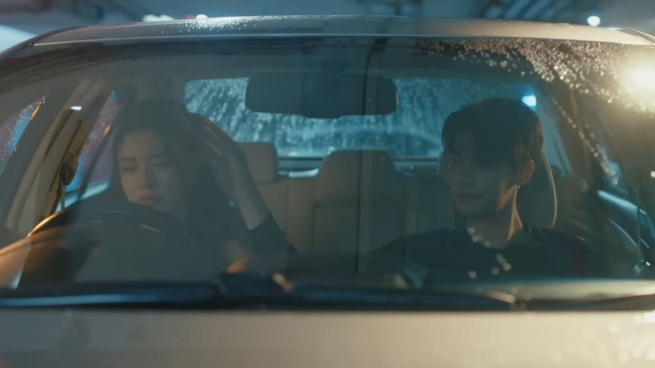 MuTeluv: Love Lock backdrop