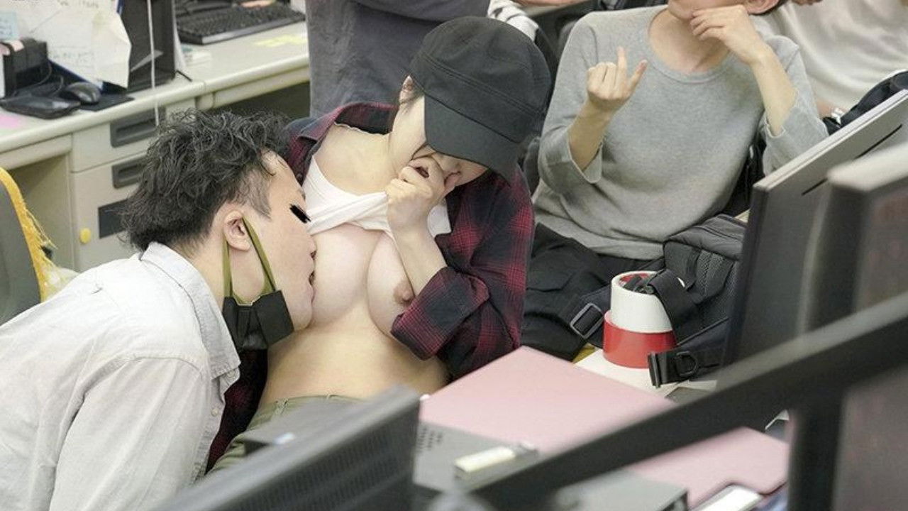 This Fresh Face Assistant Director Was A Super Cute And Timid, So I Sexually Teased Her backdrop