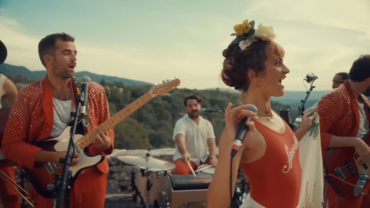 Deluxe - Live "Moustache Gracias Tour" dans le Luberon - 2023 backdrop