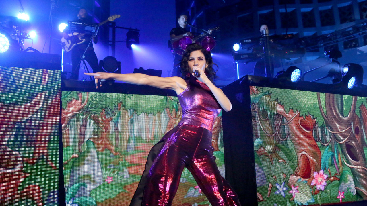 Marina and the Diamonds Live backdrop