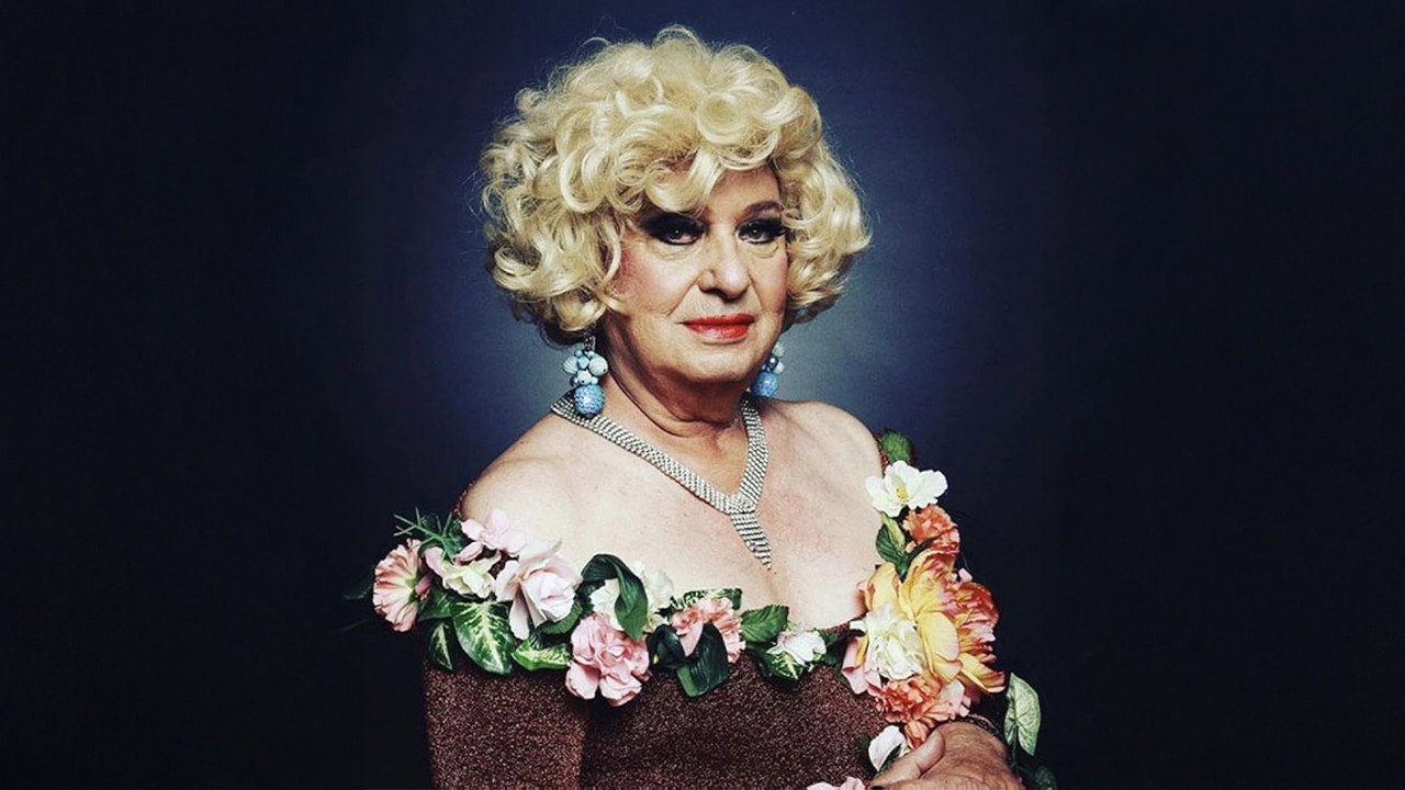 Huysuz Show backdrop