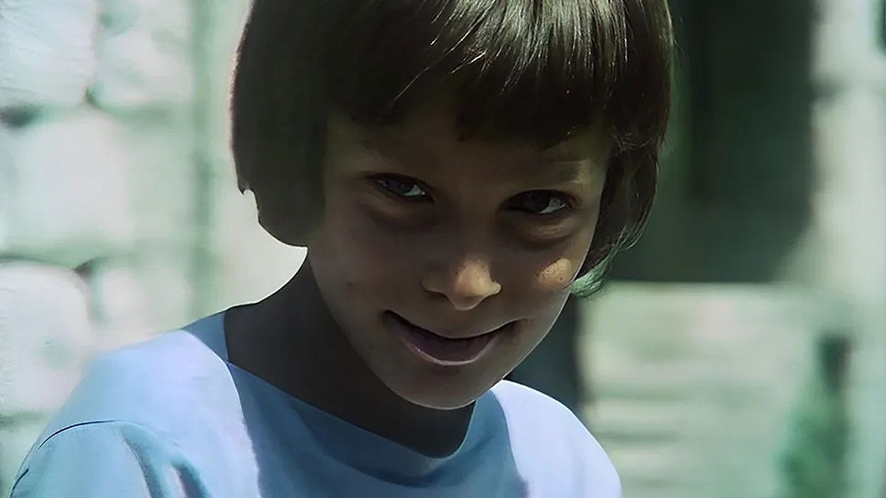 Across the Blue Sea backdrop