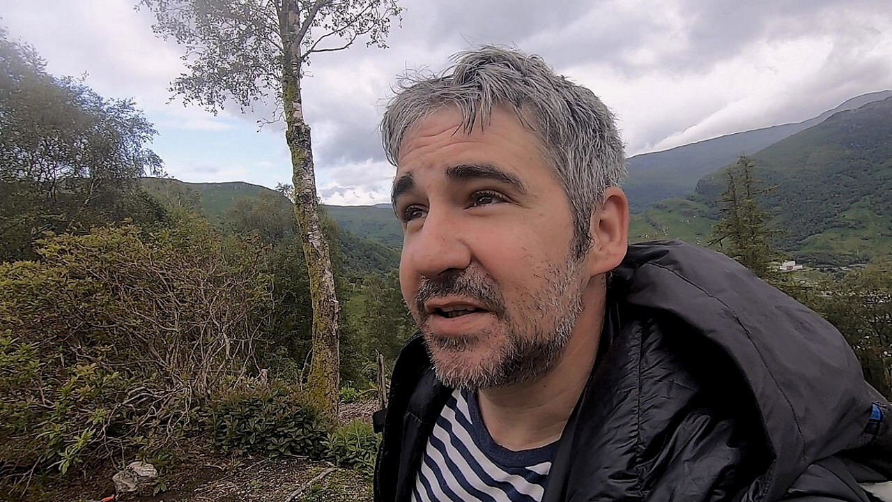 Iain Robertson Rambles backdrop