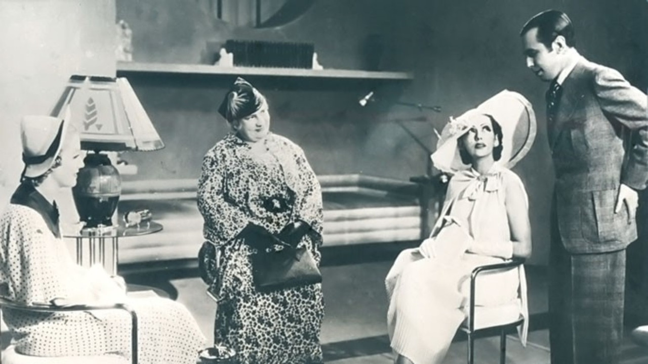 Bonequinha de Seda backdrop