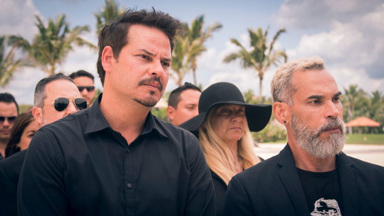 Sol y Luna: Dos Mejor Que Una backdrop