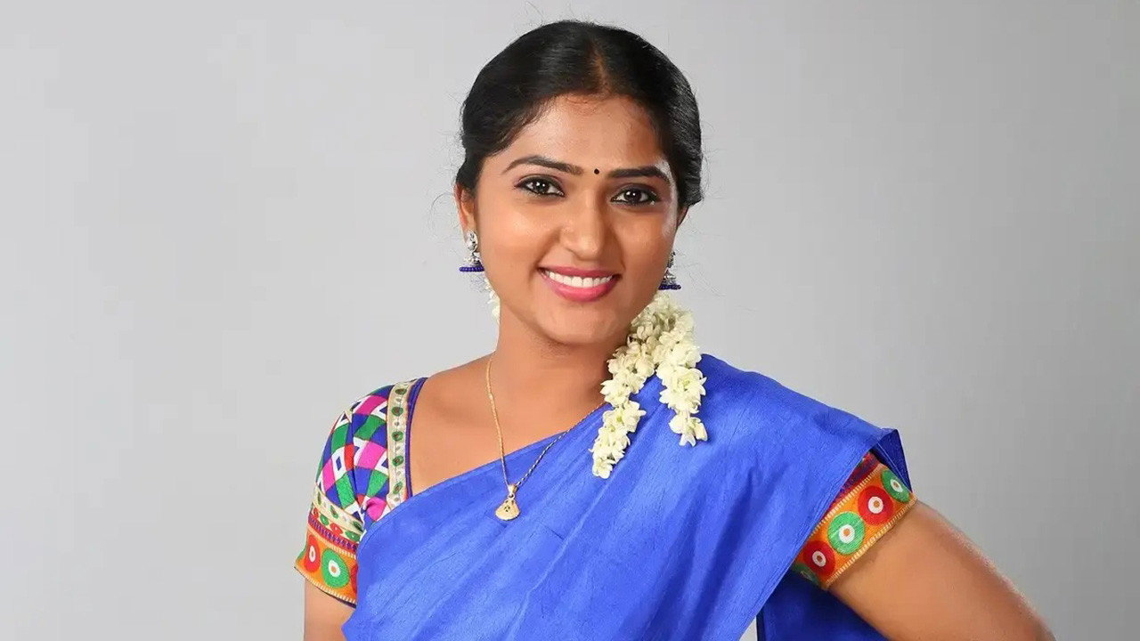 Vandhaal Sridevi backdrop