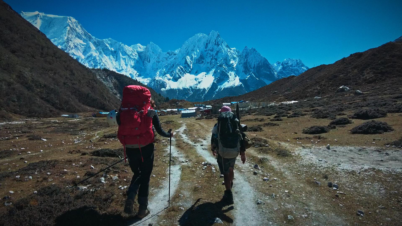 Back to Tilicho backdrop