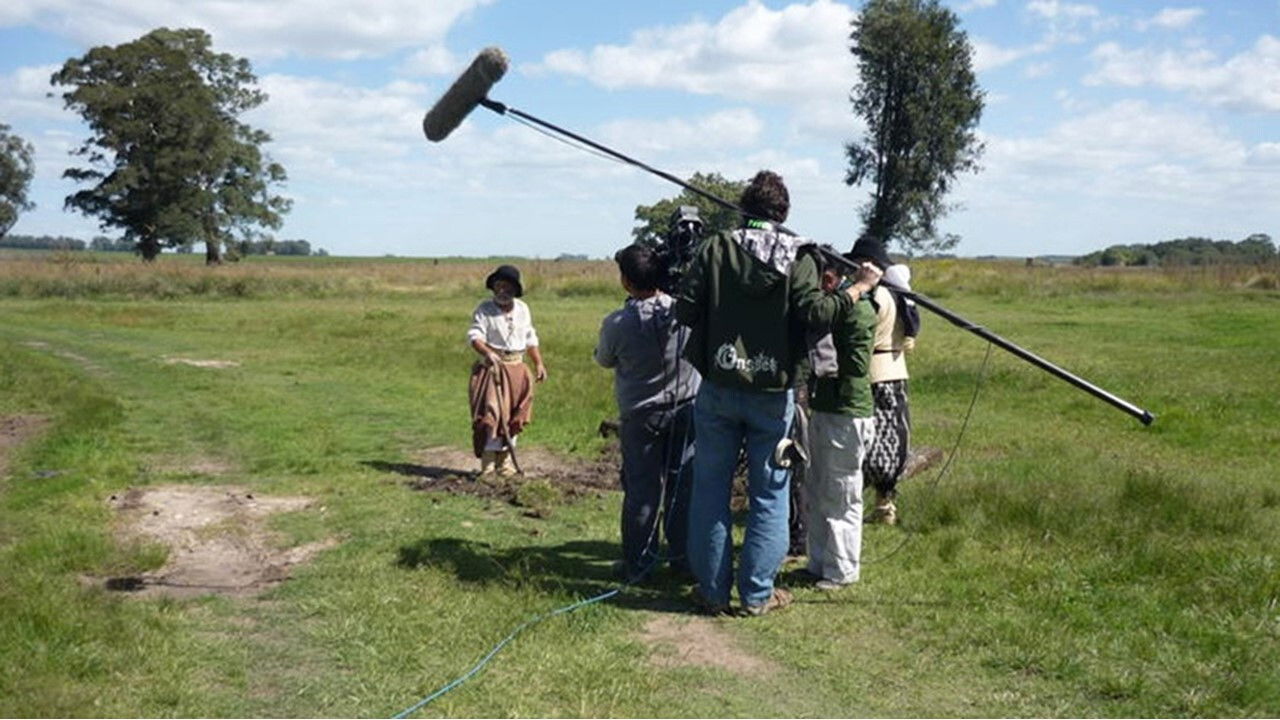 Ser Util Hoy backdrop