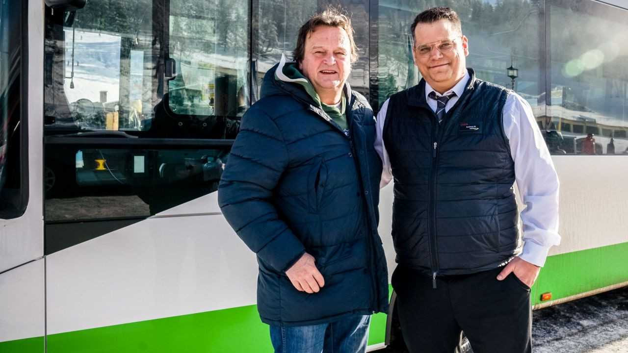 1 Tag ohne Ausländer:innen backdrop