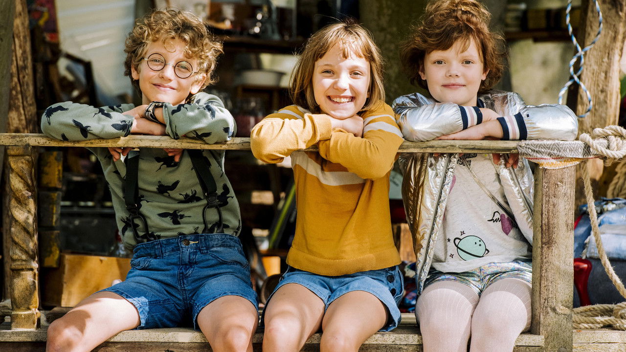 My Life as Lotta - Bingo Flamingo backdrop