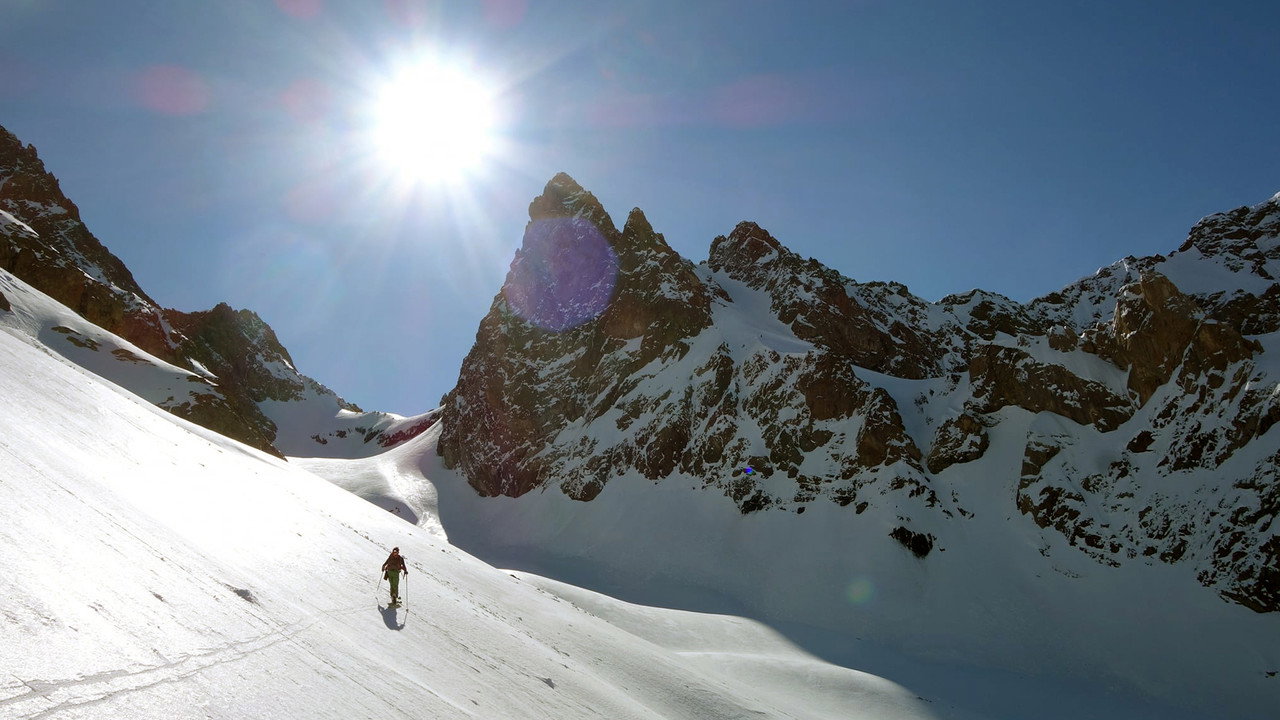 Raide d'Écrins backdrop