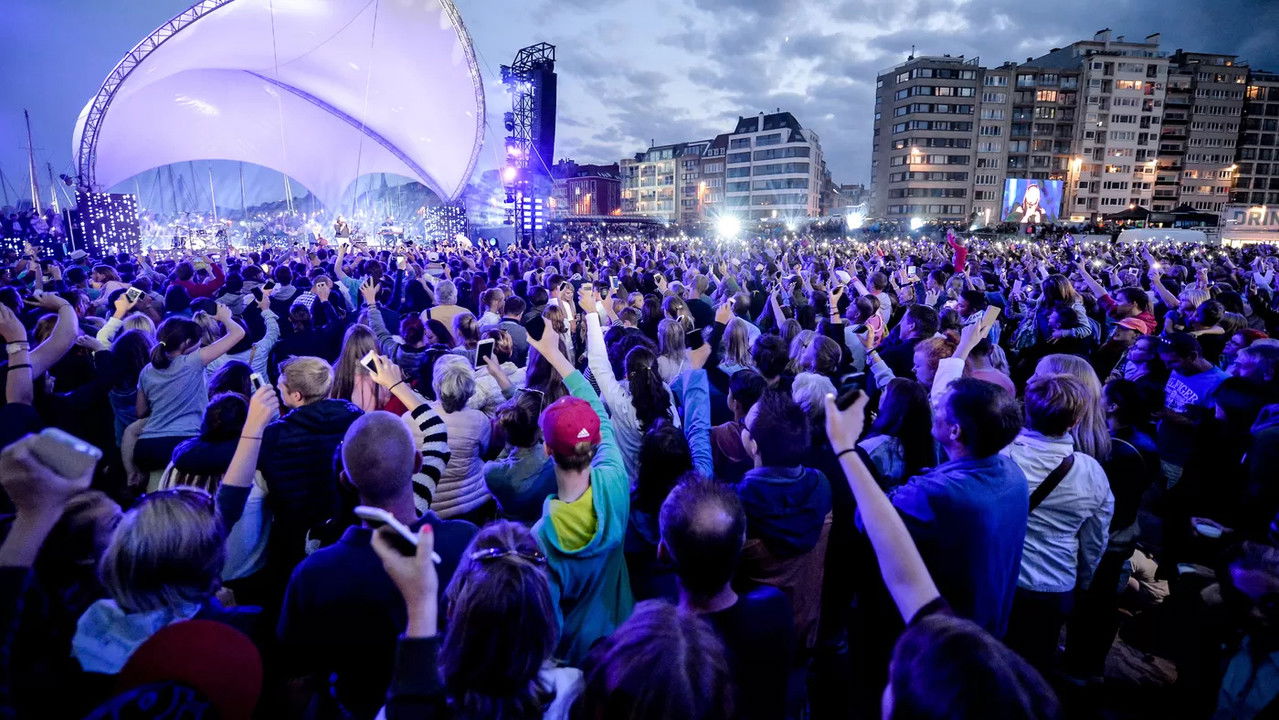 2 Meisjes op het Strand backdrop