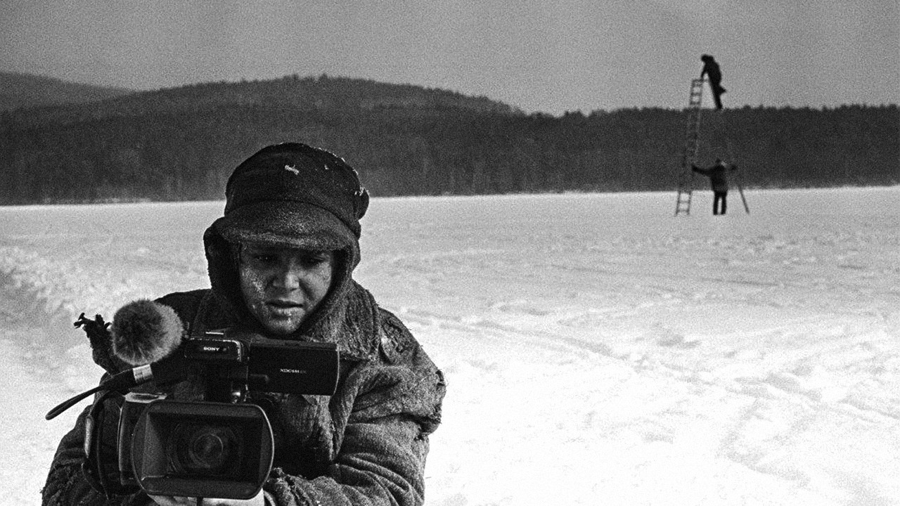 11 Colours of the Bird backdrop