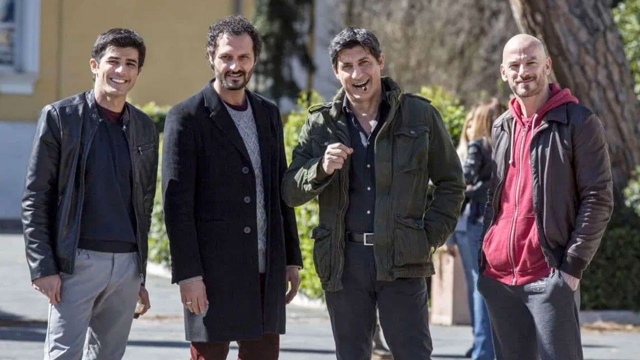 Amore pensaci tu backdrop