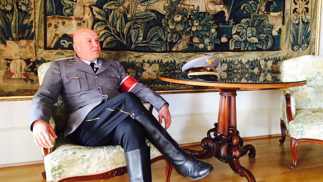 Apoštol národní zrady backdrop