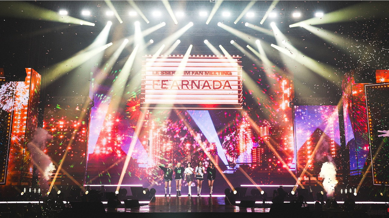 LE SSERAFIM Fan Meeting 'Fearnada' 2024 S/S In Seoul backdrop