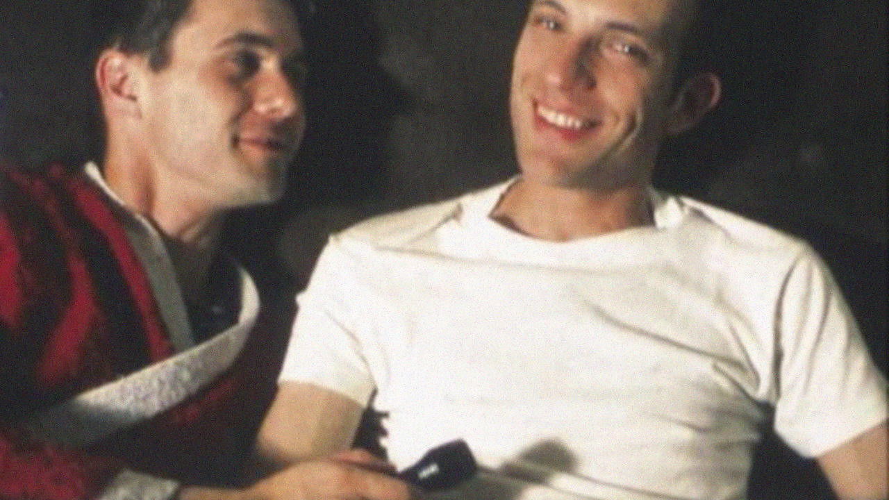 Les yeux brouillés backdrop