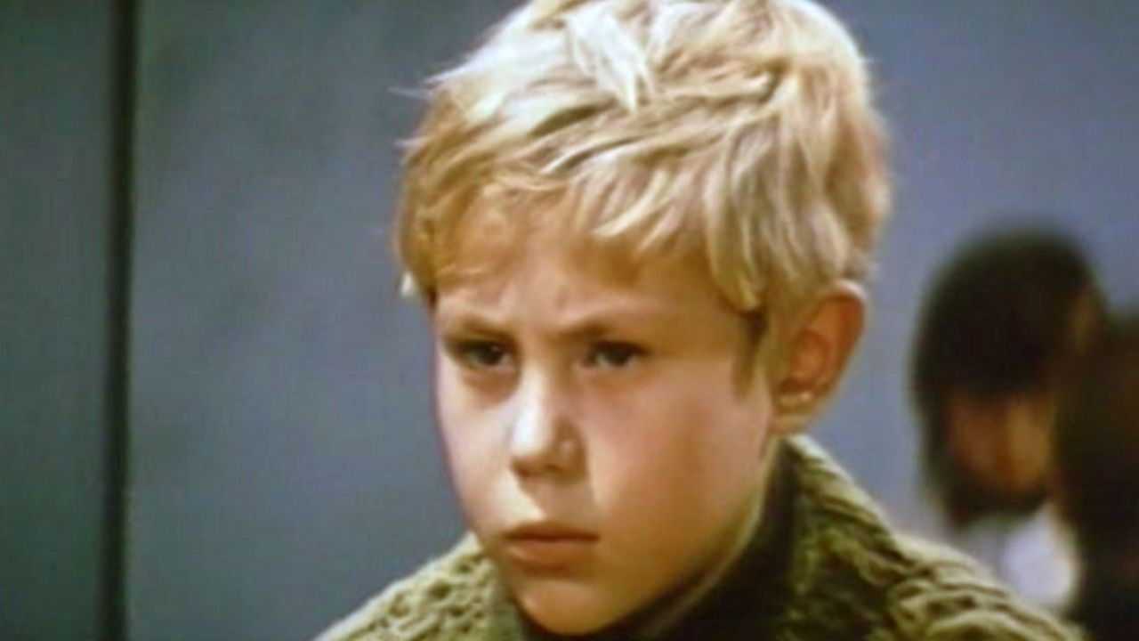 Don't Come Without the Son backdrop