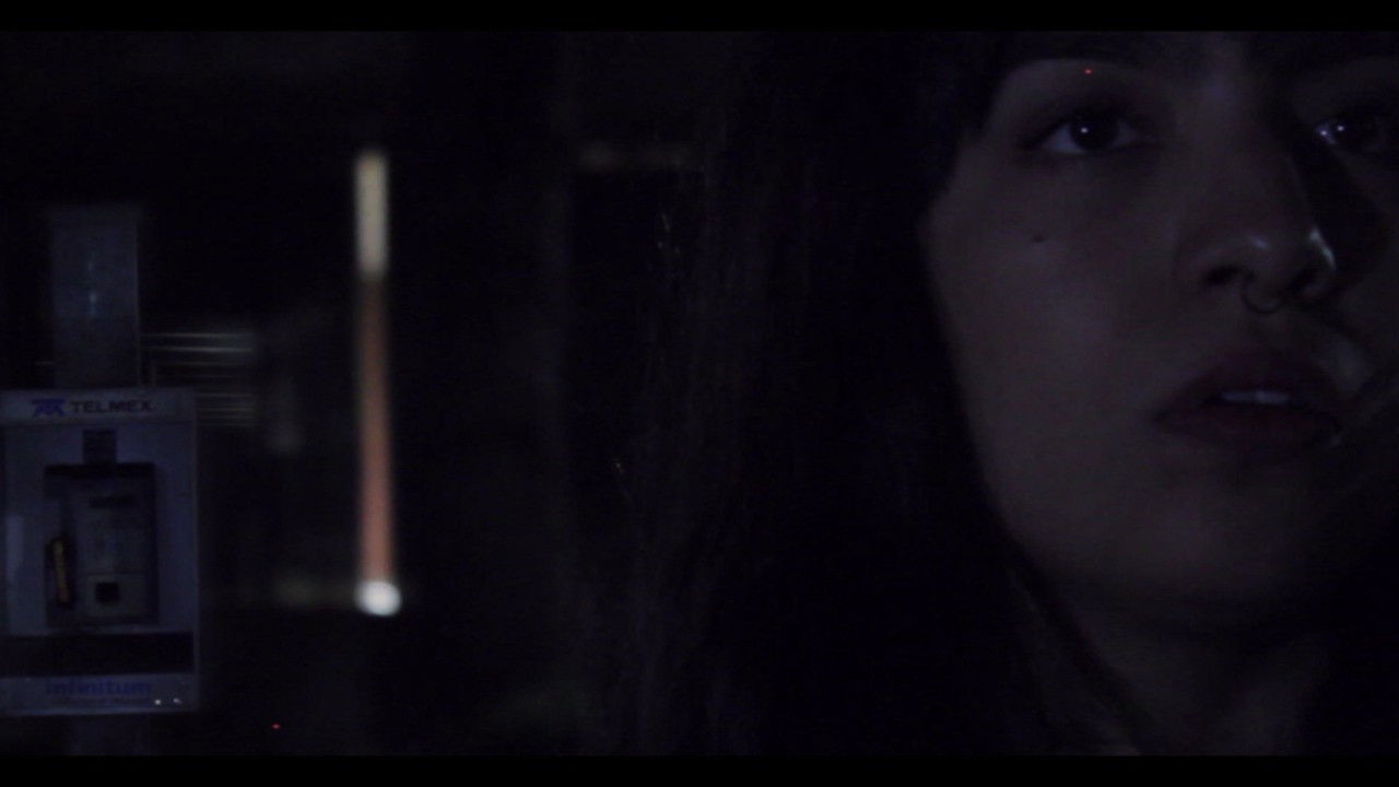 Larga Distancia backdrop