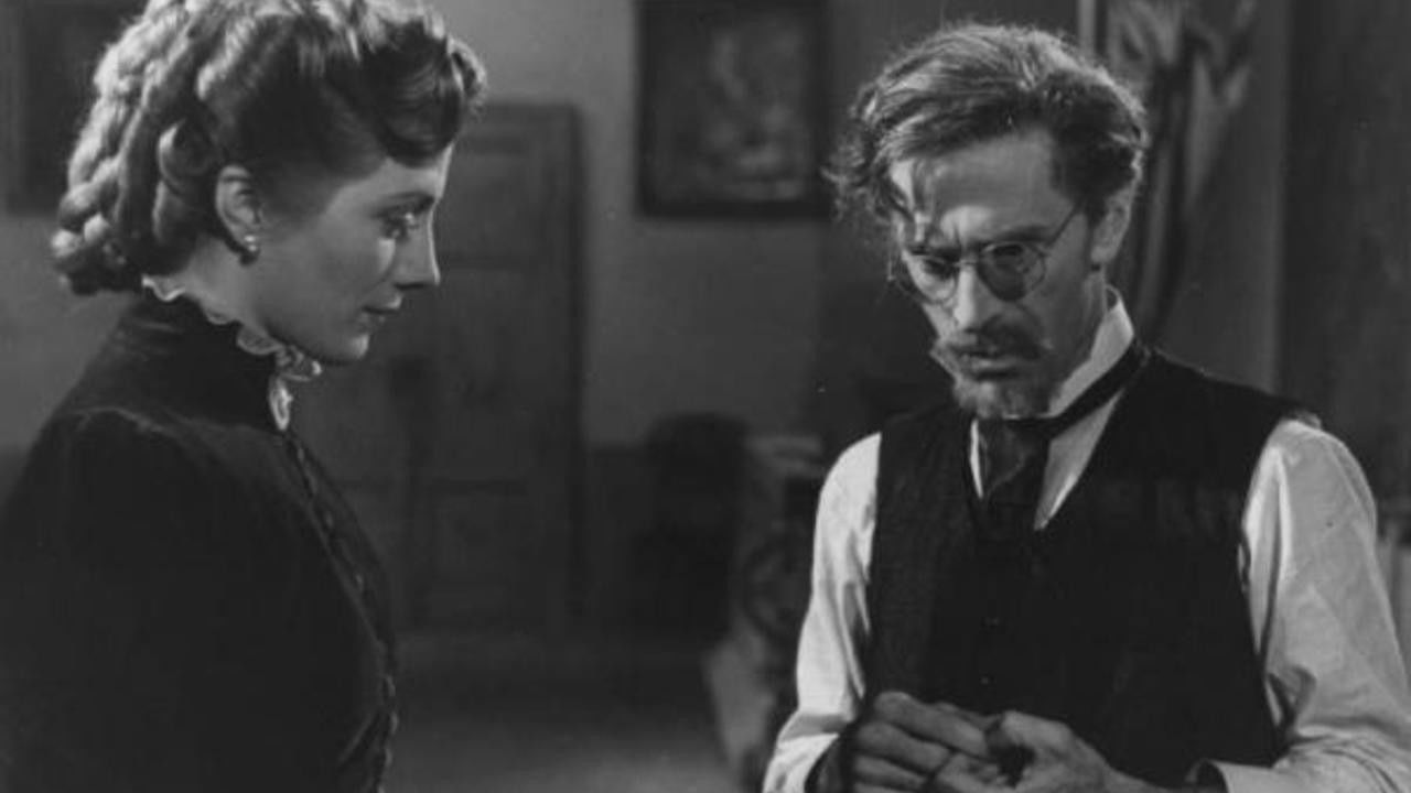 Daniele Cortis backdrop