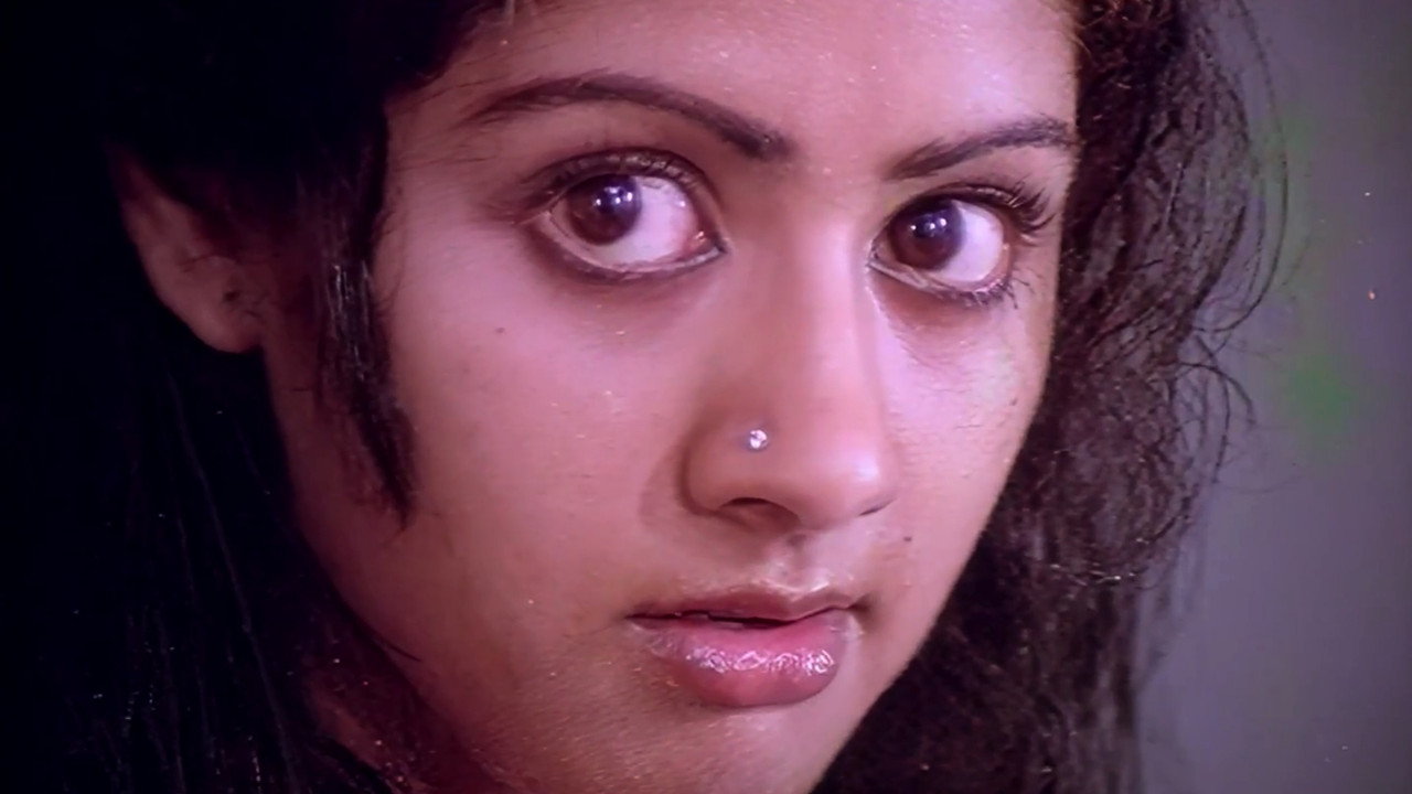 Varumayin Niram Sivappu backdrop