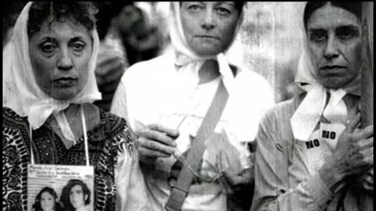 ¿Quién soy yo? backdrop