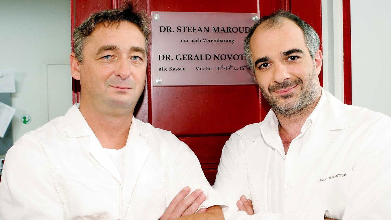 Novotny und Maroudi backdrop