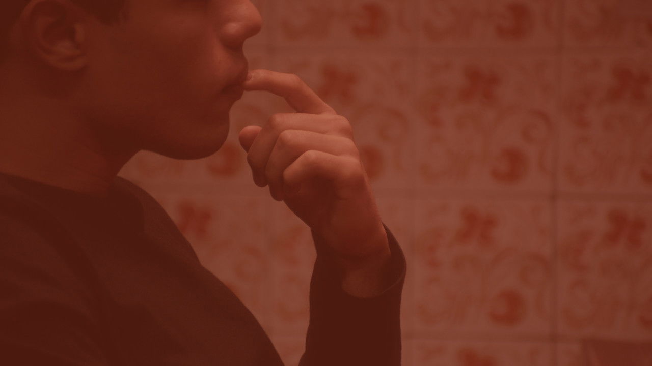 Atrás do porto tinha uma cidade backdrop