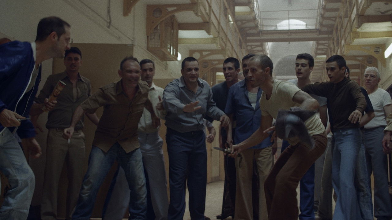 Pocos, buenos y seguros backdrop