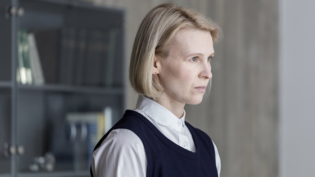 Sandra Gets a Job backdrop