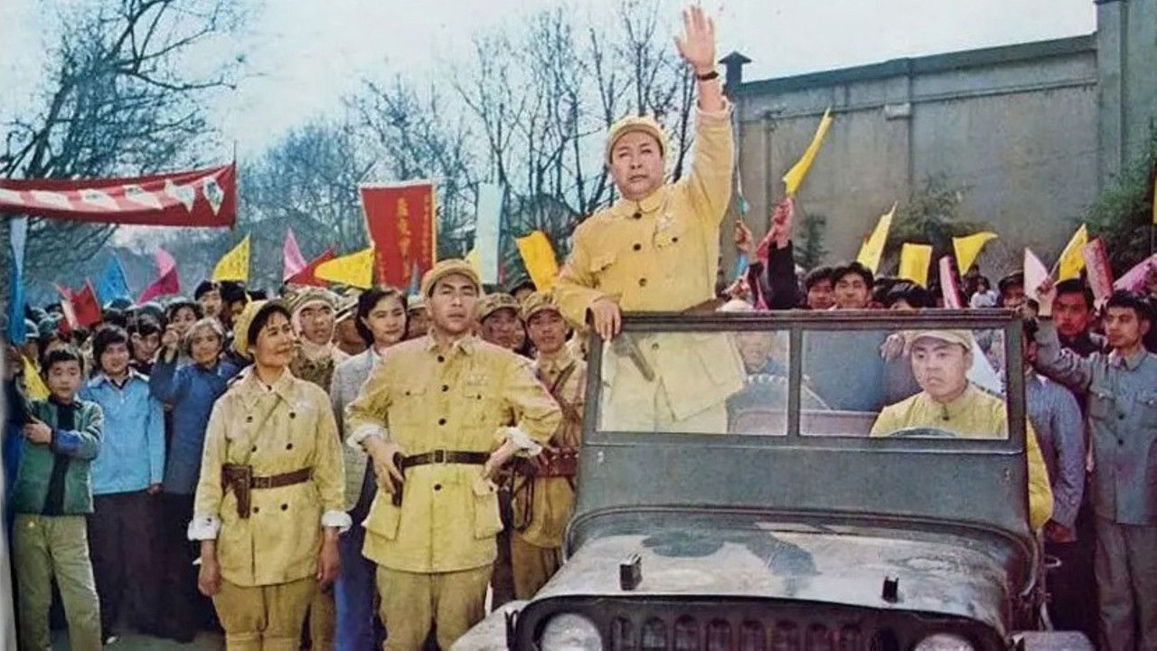 Go Down Zhong Mountain backdrop