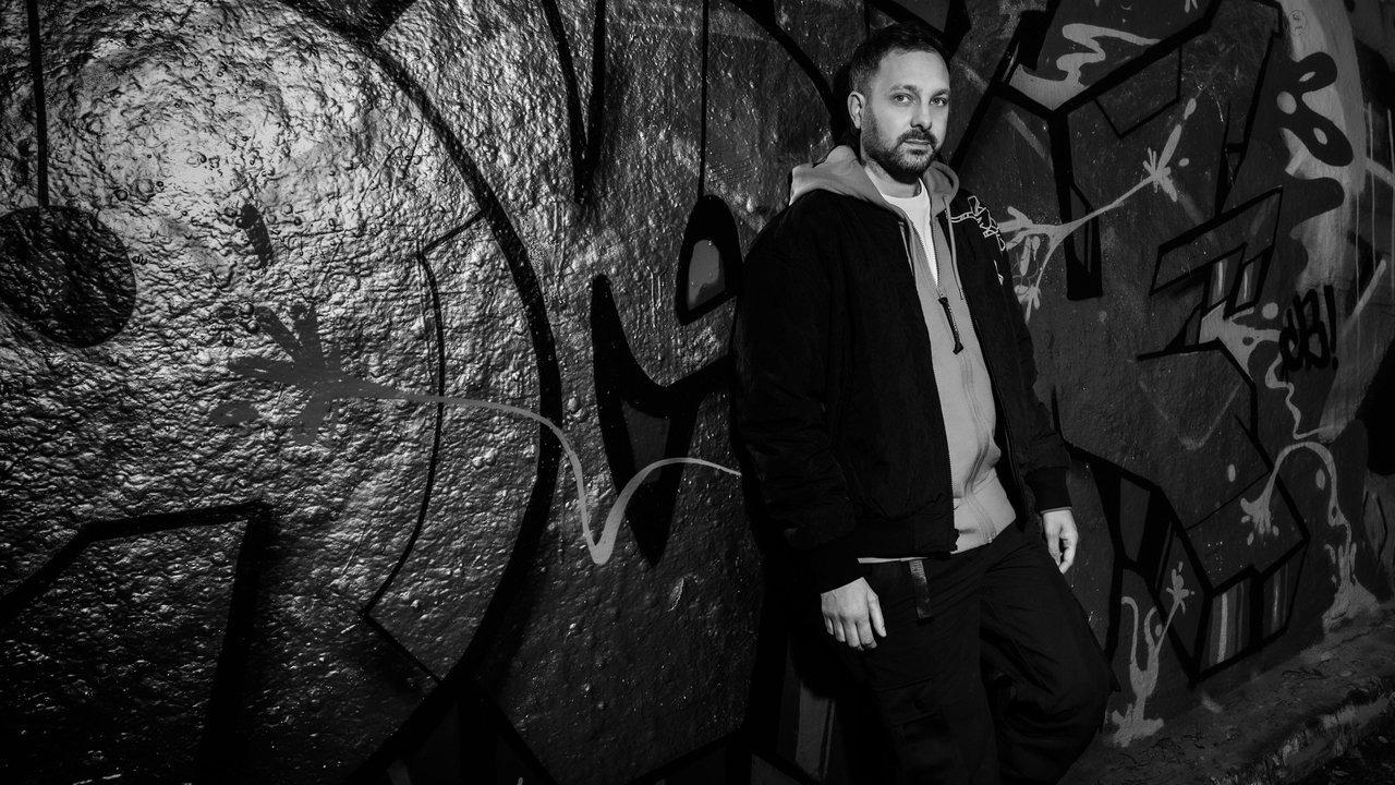 Steven Frayne: Miracles backdrop