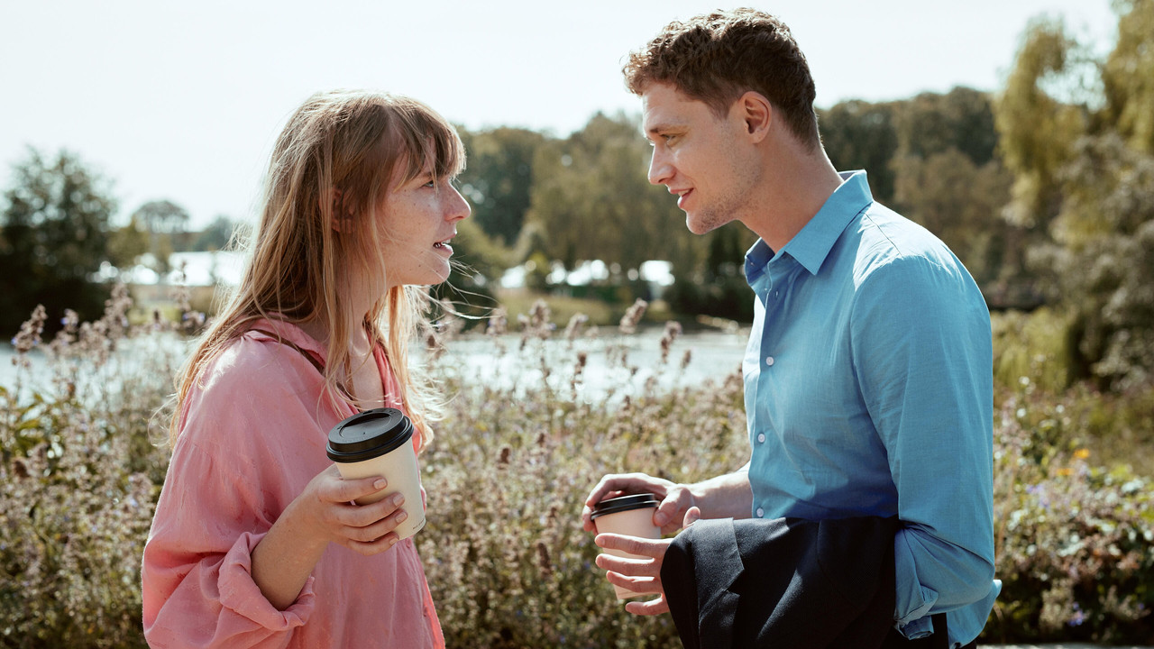 Enten Eller backdrop