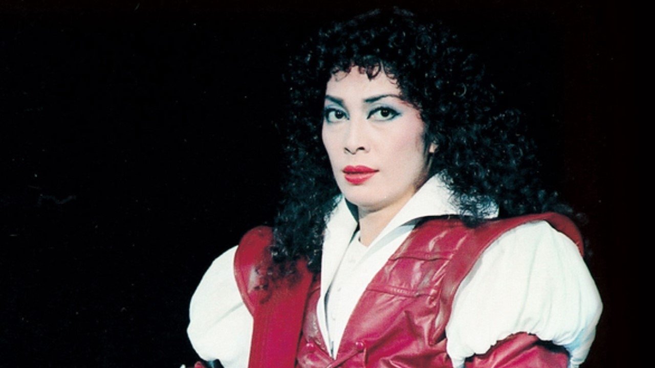 Spreading Golden Wings backdrop