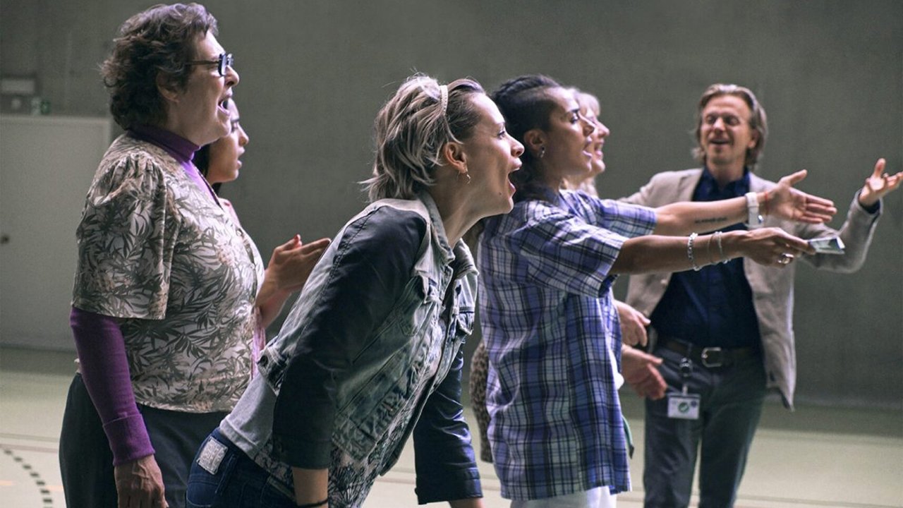 Singing Jailbirds backdrop