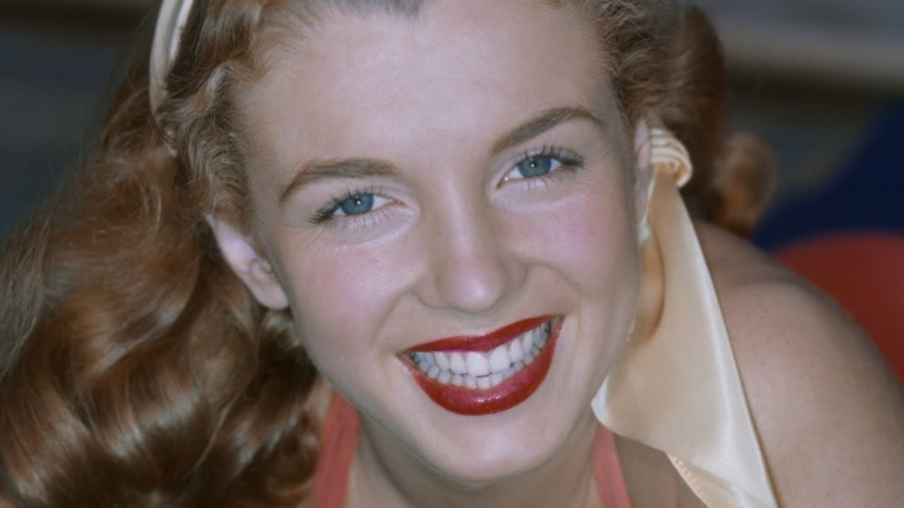 The Body of Marilyn Monroe backdrop