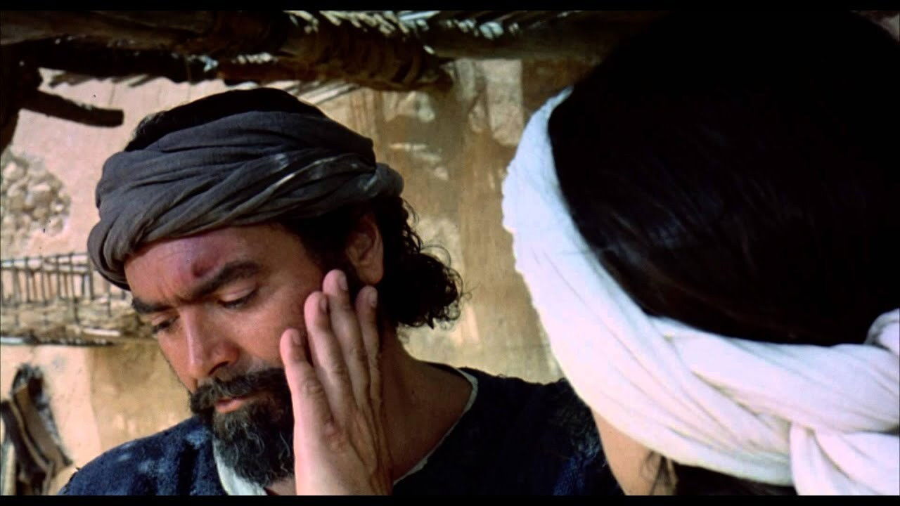 Per amore, solo per amore backdrop