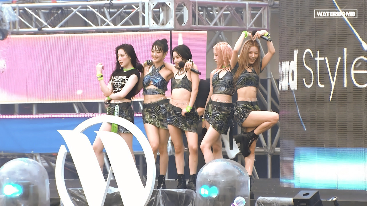 (G)I-DLE 2022 WATERBOMB SEOUL backdrop