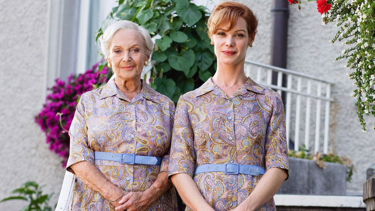 Das Fräuleinwunder backdrop