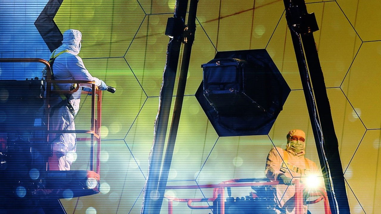 Super Telescope: Mission to the Edge of the Universe backdrop