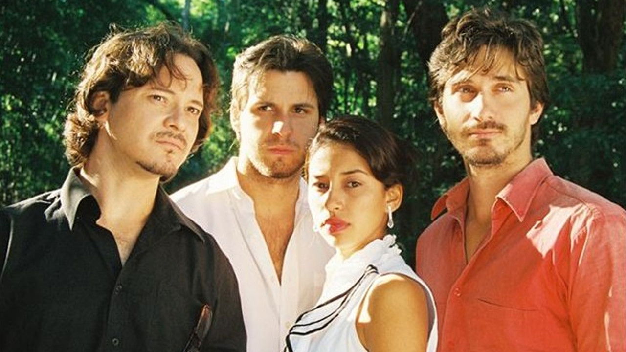 Flor de Abril backdrop