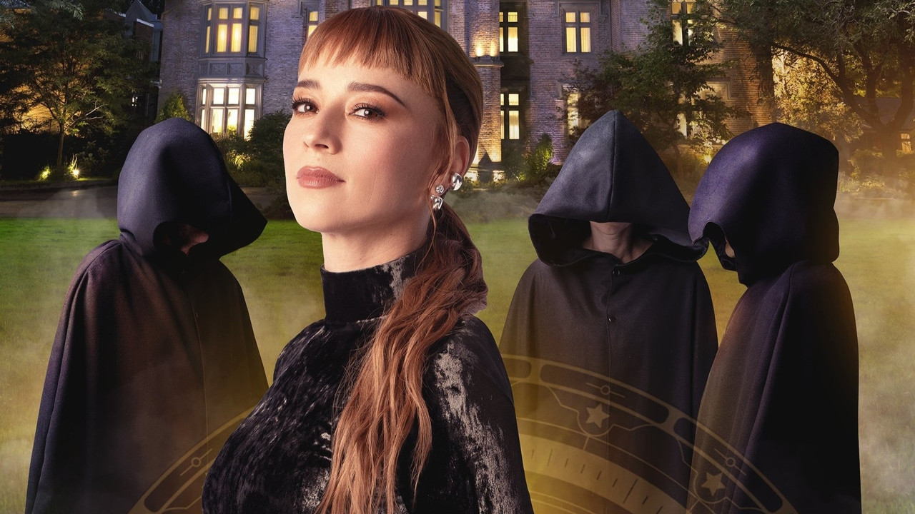 Les Traîtres backdrop