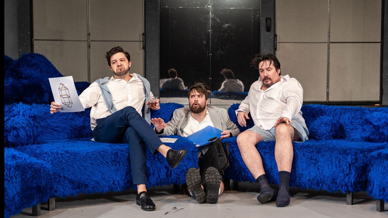 Blbec k večeři backdrop