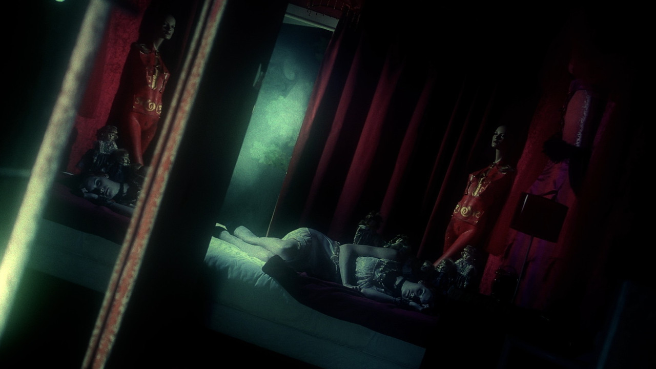 13 Notes in Red backdrop