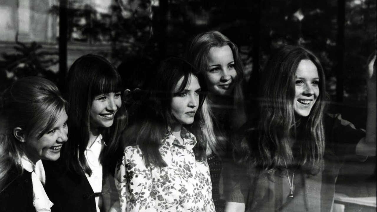 Don’t Cry, Pretty Girls! backdrop