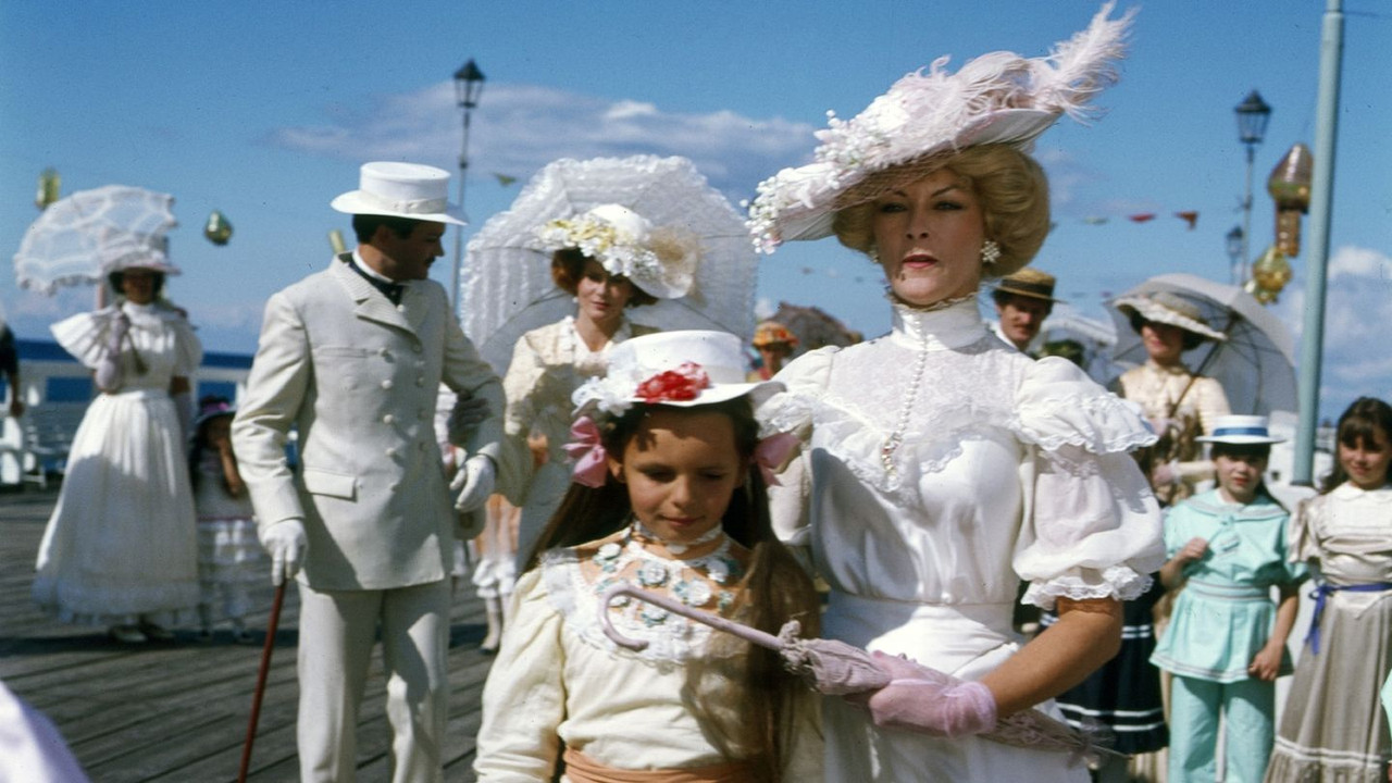 Między ustami a brzegiem pucharu backdrop