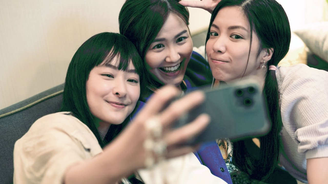 The War of Beauties backdrop