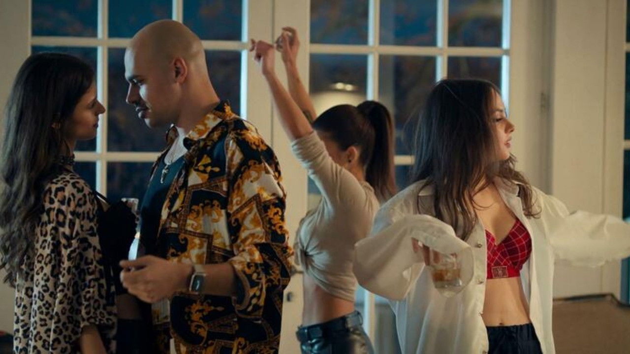 The Crying Girl backdrop